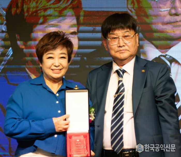혜은이가요제 취임패 전달식